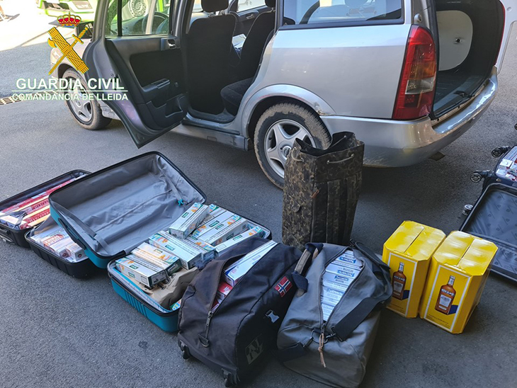 Detingut a les Valls de Valira un home que tenia 3.500 paquets de tabac de contraban al cotxe