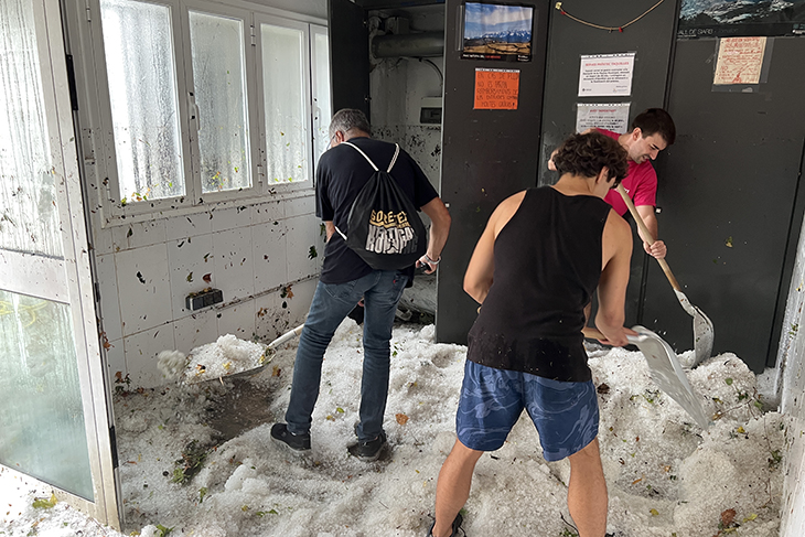 La Seu d'Urgell treballa per tornar a la normalitat després de la tempesta de dilluns, que deixa 77 mm d'aigua acumulats