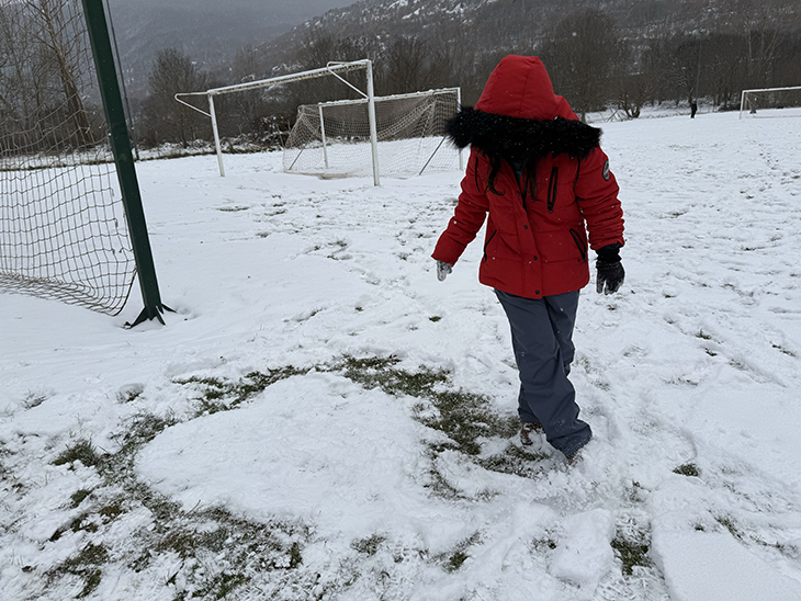 El nord del Pallars Sobirà queda blanc per la nevada i obliga a utilitzar cadenes a algunes carreteres