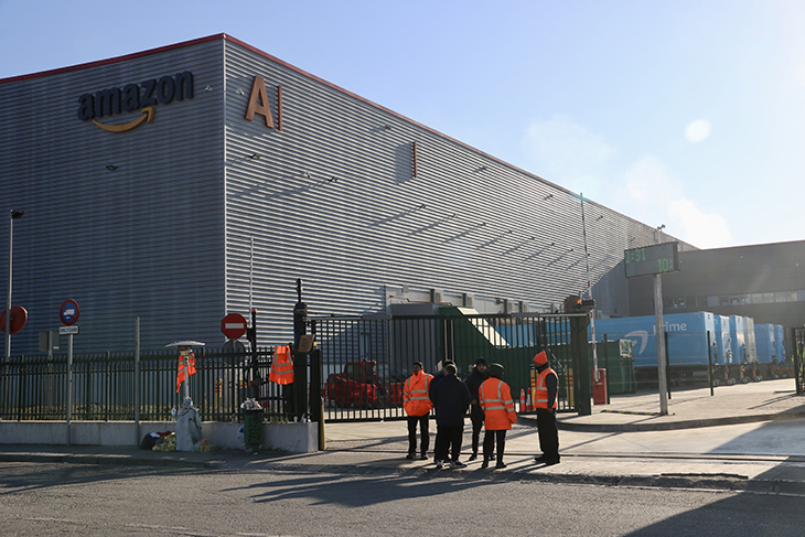 Amazon va pressionar l'Ajuntament de Martorelles per agilitar uns tràmits administratius abans d'anunciar el tancament
