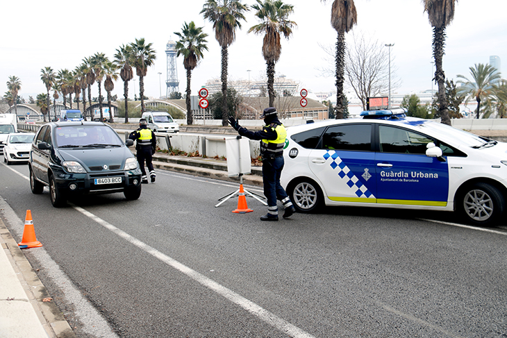 L'Ajuntament de Barcelona revoca les sancions imposades per incompliment de les normes covid