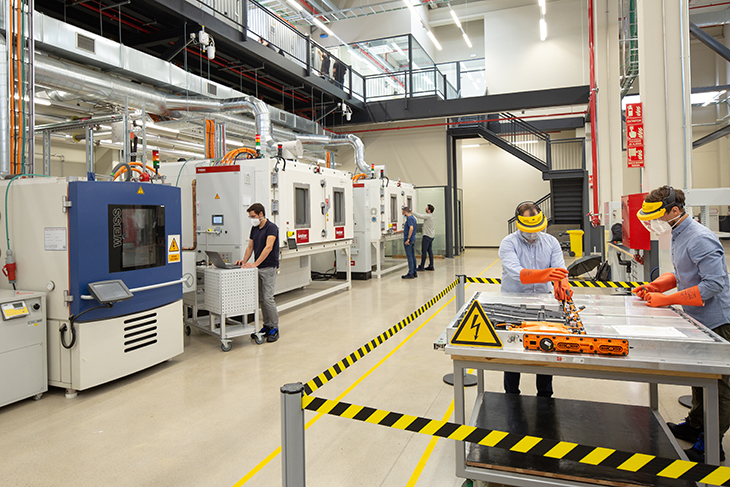 La planta de Seat al Prat de Llobregat assumeix la fabricació de cinc nous components per al vehicle elèctric