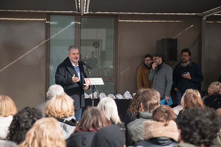 Barcelona lliura les claus de 85 nous habitatges públics per a gent gran a la Trinitat Vella