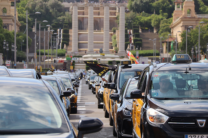 Els taxistes de Barcelona convoquen una vaga el pròxim dimarts des de les sis del matí fins a les sis de la tarda