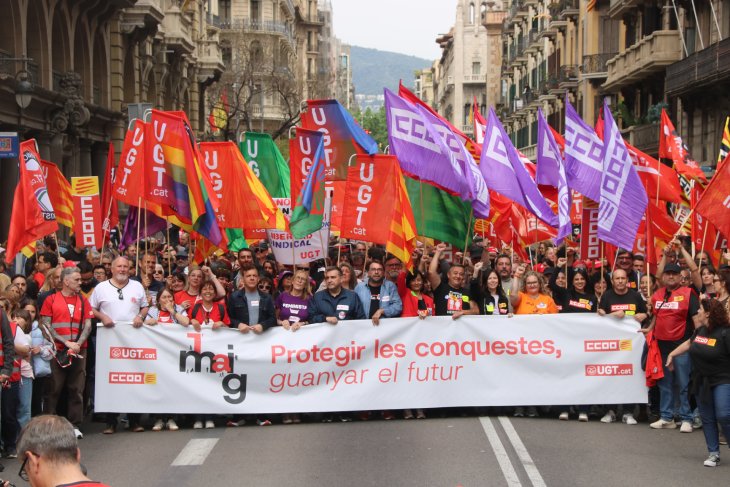 CCOO i UGT surten al carrer a Barcelona per exigir ja la reducció de la jornada i noves millores: “Volem viure”