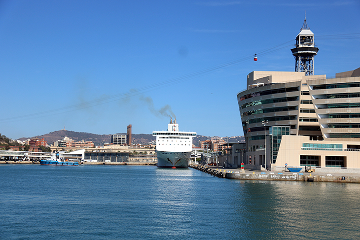 El Port de Barcelona posa en marxa l'ordenança per reduir l'impacte ambiental dels vaixells