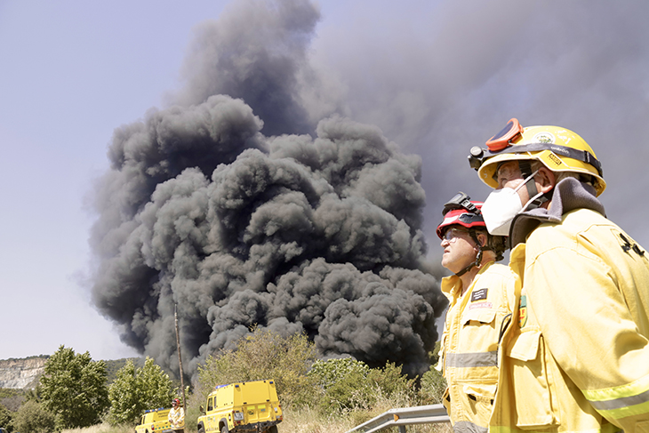 Els Bombers donen per controlat l'incendi a Òrrius