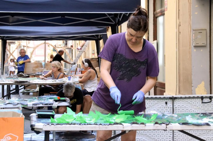 Gràcia encara la recta final a contrarellotge per tenir els carrers guarnits: "Tothom està treballant molt"