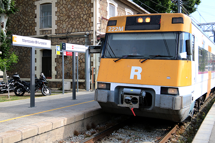 Montcada Bifurcació recupera el pas de trens habitual: “Celebrem poder tornar a agafar l’R3 però hem perdut tot un mes”