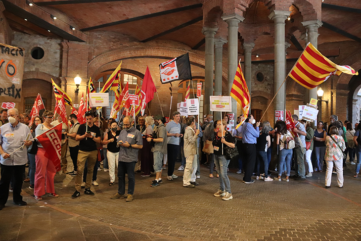 Els sindicats de la Diputació de Barcelona es manifesten