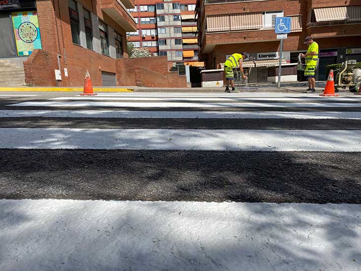 L’Ajuntament repinta la senyalització de més de 30 carrers i places i crea 20 nous aparcaments