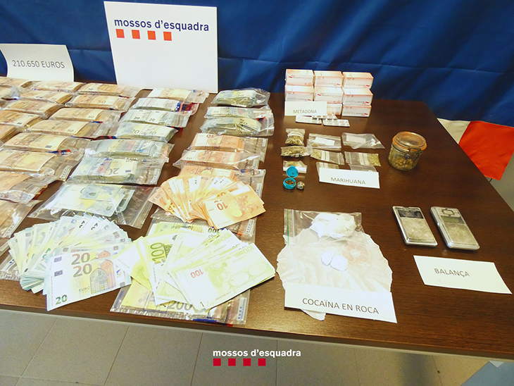 Dos homes i una dona detinguts per tràfic de drogues a Terrassa
