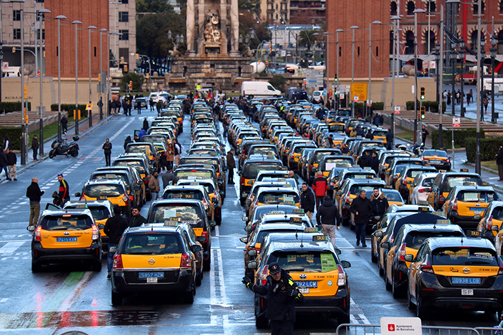 El Govern confia aturar la vaga de taxis amb una proposta de sancions i canvis al decret d'empreses intermediàries