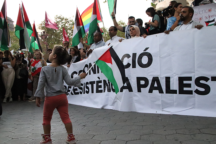 Més de mig miler de persones denuncien des de Barcelona el setge a Gaza i la "complicitat" de la UE amb Israel