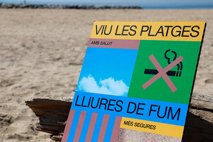Els municipis costaners de la demarcació de Barcelona prohibeixen fumar a totes les platges