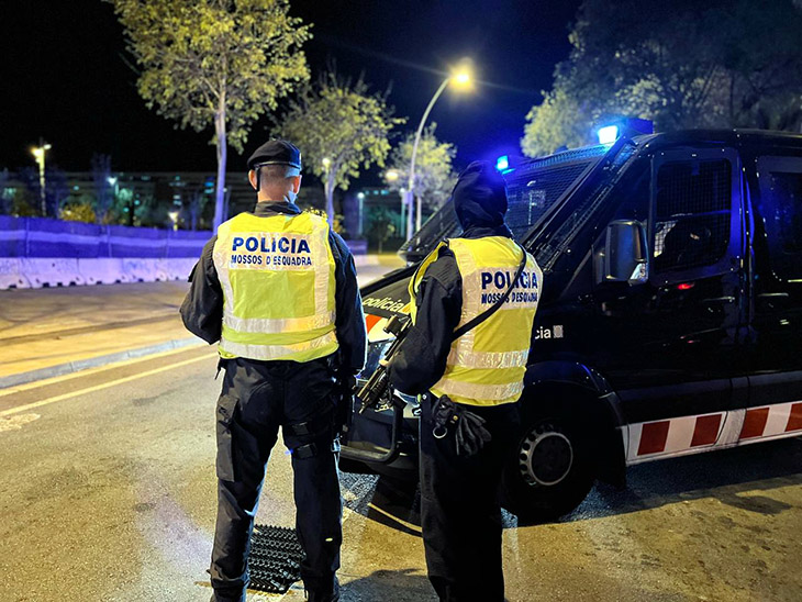 Els Mossos reforcen la vigilància als barris de la Mina, Besòs i la Pau: més controls per detectar armes i drogues