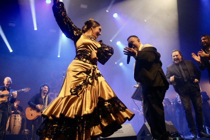 Sabor de Gràcia omple de rumba i festa la Sala Paral·lel 62 pel seu 30 aniversari