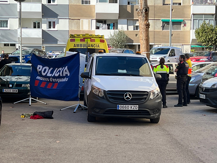 Un home mor assassinat a trets enmig del carrer a Badia del Vallès
