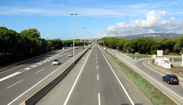 La Generalitat limita a 70 km/h la velocitat màxima nocturna a la C-31 en un tram de Castelldefels i Gavà
