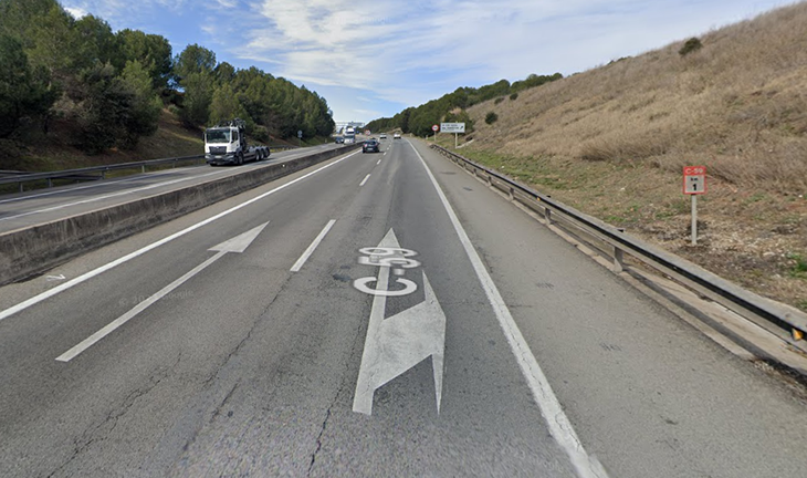 Un motorista mor en un xoc frontal amb un turisme a la C-59 a Mollet del Vallès