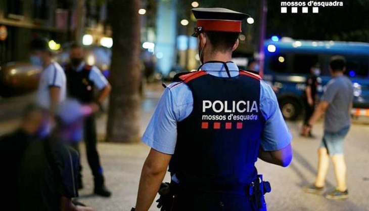 Detingut un home per set robatoris amb força a pàrquings i trasters del districte de Sarrià de Barcelona