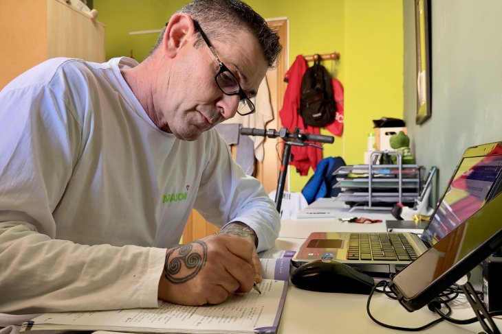 Càritas avisa sobre noves formes de pobresa i diu que el 13% dels catalans cauen en situació extrema en pagar el lloguer