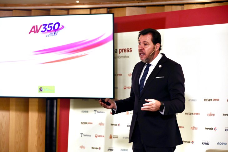 Puente anuncia que l'AVE Barcelona-Madrid arribarà als 350 km/h i el trajecte es reduirà "a menys de dues hores"