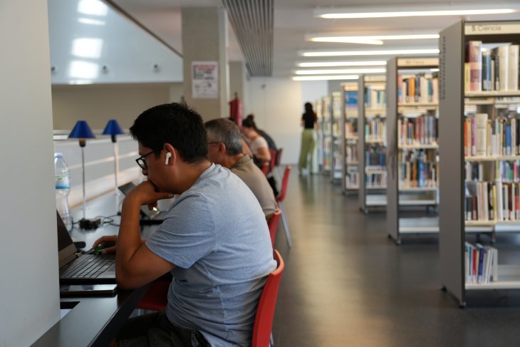 Les biblioteques públiques van prestar 14,9 milions de documents el 2024, un 6% més