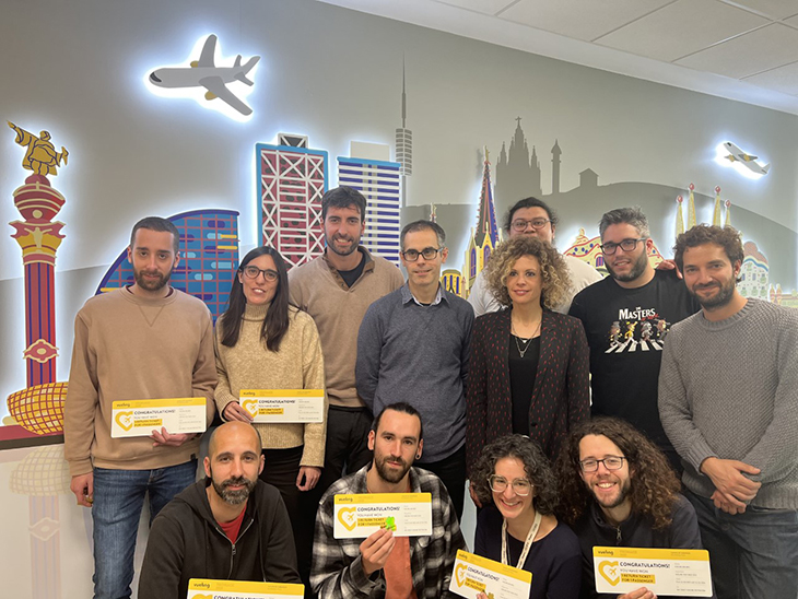 Programadors informàtics participen en una marató per desenvolupar 'apps' per al món aeroportuari
