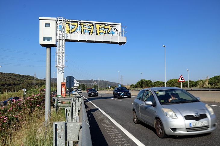 Els radars mòbils detecten prop de 2.500 excessos de velocitat diaris en una campanya preventiva d'una setmana