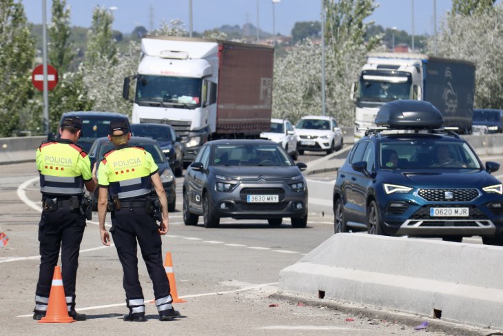 Els Mossos incorporen a totes les regions policials dispositius per controlar tacògrafs de camions a distància