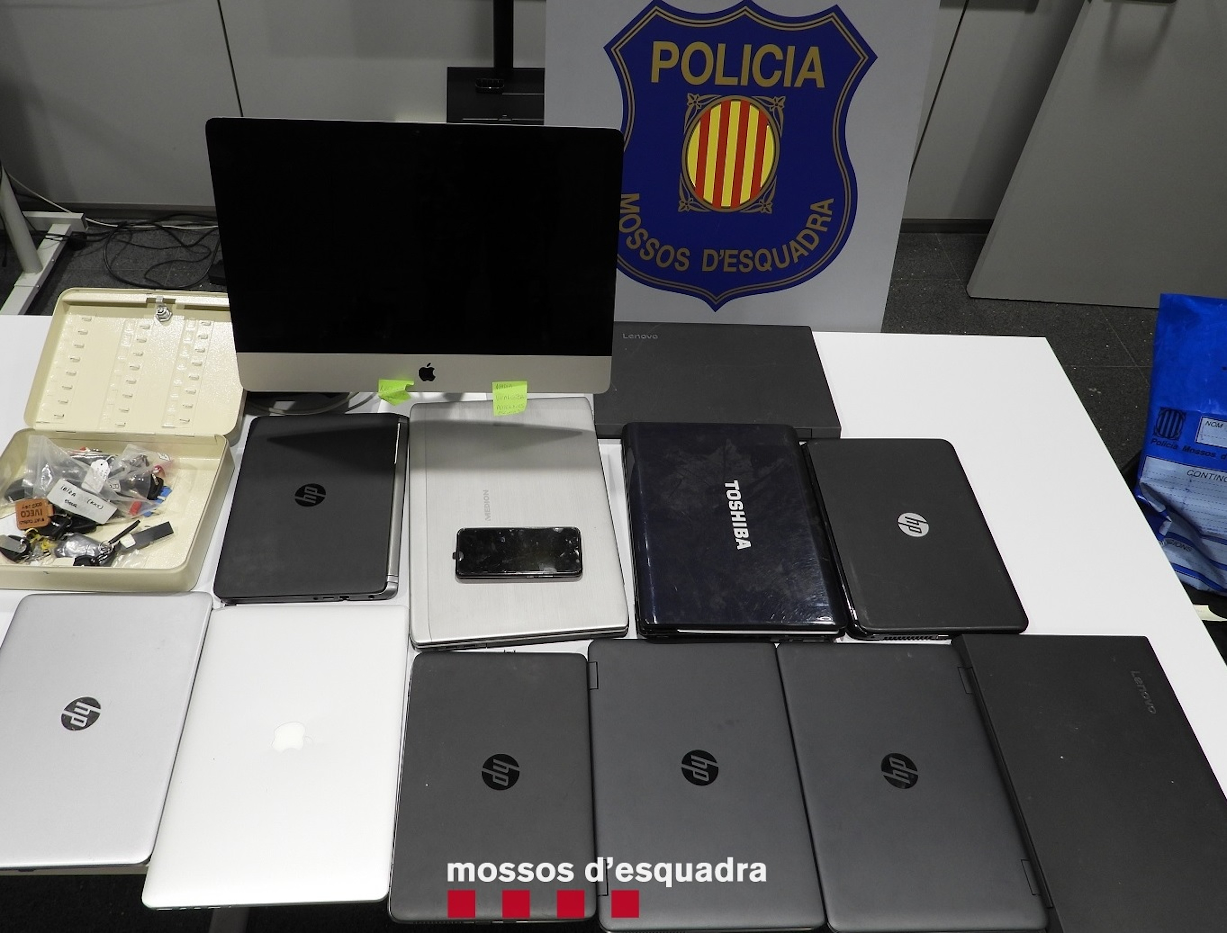 Detenen cinc persones i desarticulen un grup especialitzat en robar material informàtic en empreses d’arreu de Catalunya