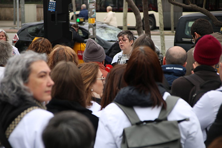 Salut xifra en un 5,3% el seguiment de la vaga de facultatius al matí i Metges de Catalunya l'eleva al 31%