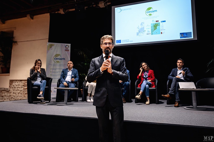 Els assistents a la Jornada al palau dels reis de Mallorca a Perpinyà. Foto Maïté Torres, Madeinperpignan