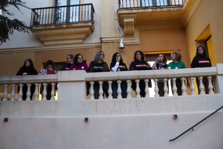 Els sindicats es tanquen a Educació per reclamar un complement únic de 473 euros per a tot el personal laboral