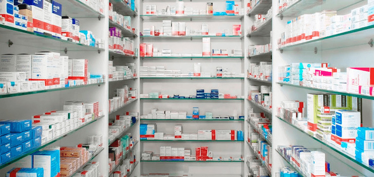 Ministeri de Sanitat i autonomies aproven que les mascaretes deixin de ser obligatòries a centres sanitaris i farmàcies