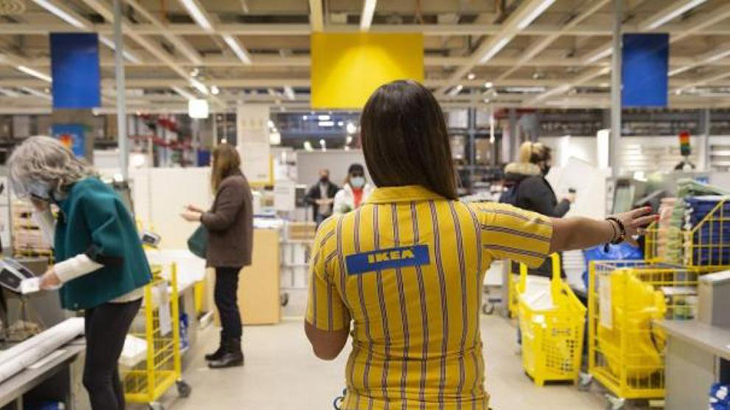 Ikea preveu contractar 340 persones i obrir 12 botigues a Catalunya en els pròxims dos anys