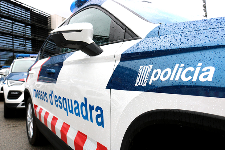 Dos detinguts a Mollet del Vallès per intentar robar 3.000 euros amb el mètode de la punxada de roda falsa