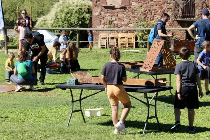 Prop de 200 persones gaudeixen d'una matinal familiar al Montseny en el marc de la 32a edició del programa 'Viu el Parc'