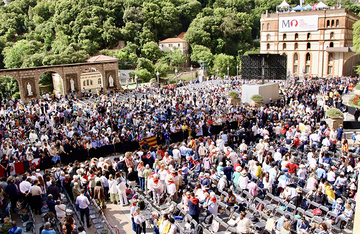 Emoció i nervis a Montserrat hores abans de l'arribada del papa Lleó XIV