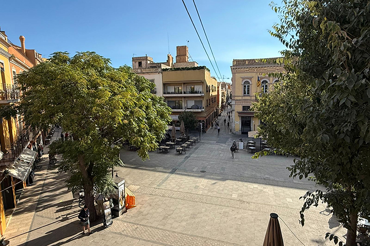 Palafrugell prohibeix obrir nous negocis d'estètica, basars i menjar per emportar al centre de la ciutat