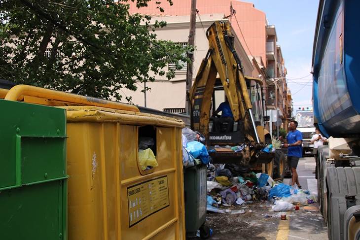 Figueres continua negociant amb els sindicats mentre ja s'han retirat les escombraries del 30% dels punts de recollida