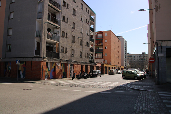 Els veïns de Can Gibert de Girona calculen que nou de cada deu edificis tenen almenys un pis ocupat i reclamen solucions