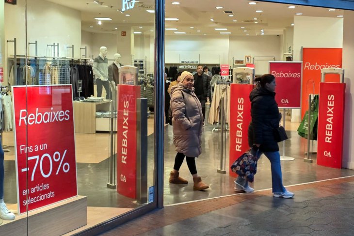 El petit comerç i les grans superfícies gironines pronostiquen una bona campanya de rebaixes