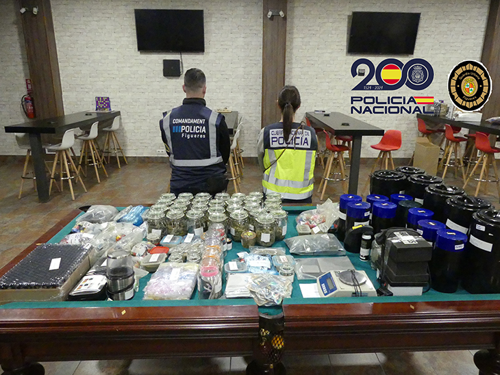 La Policia Nacional desmantella un punt de venda de droga en una associació cannàbica de Figueres