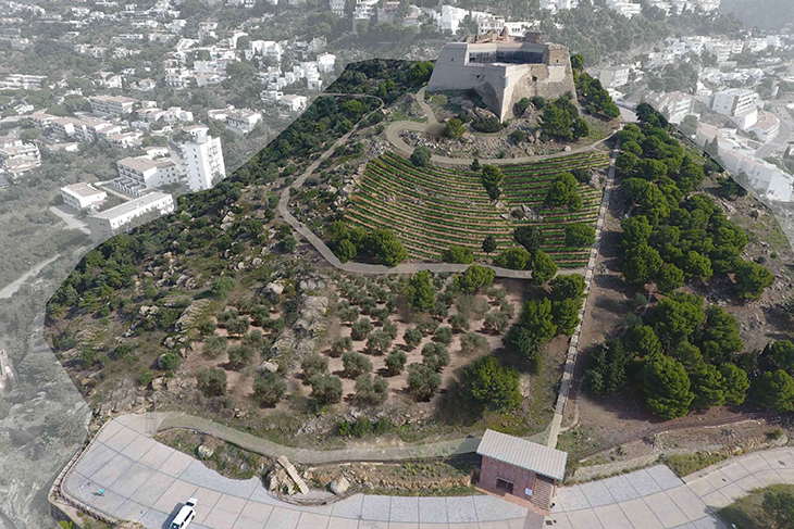 Roses inicia els treballs del nou parc de 6.000 metres quadrats que envoltarà el Castell de la Trinitat