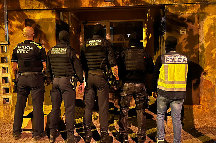 Operatiu policial contra el tràfic de drogues i el blanqueig de capitals amb diversos detinguts a Palafrugell