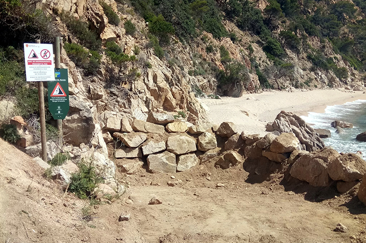 Santa Cristina d'Aro tanca l'accés a la cala del Senyor Ramon