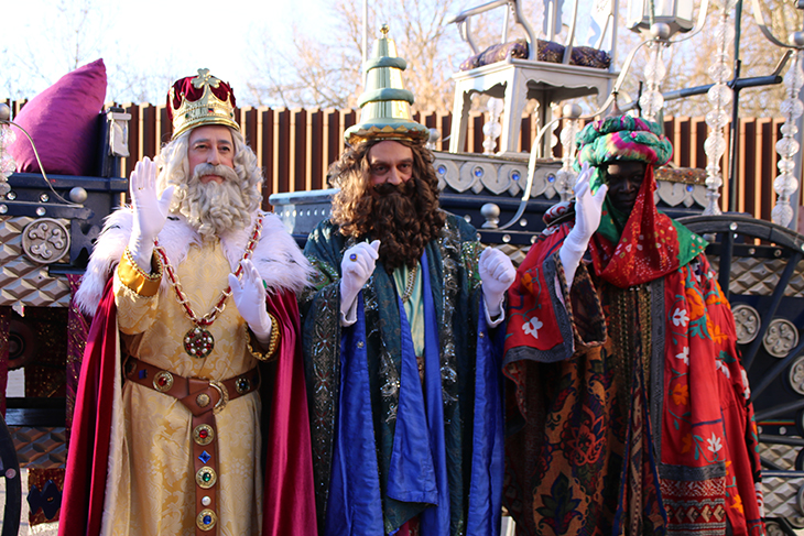 El Reis d'Orient arriben a Girona sobre carrosses de pedals