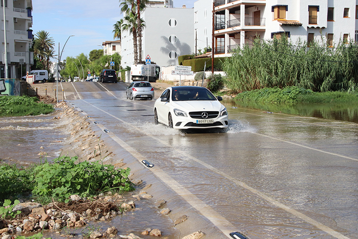 Protecció Civil demana no sortir les pròximes tres hores al Baix Llobregat, l'Anoia i l'Alt Penedès per les pluges